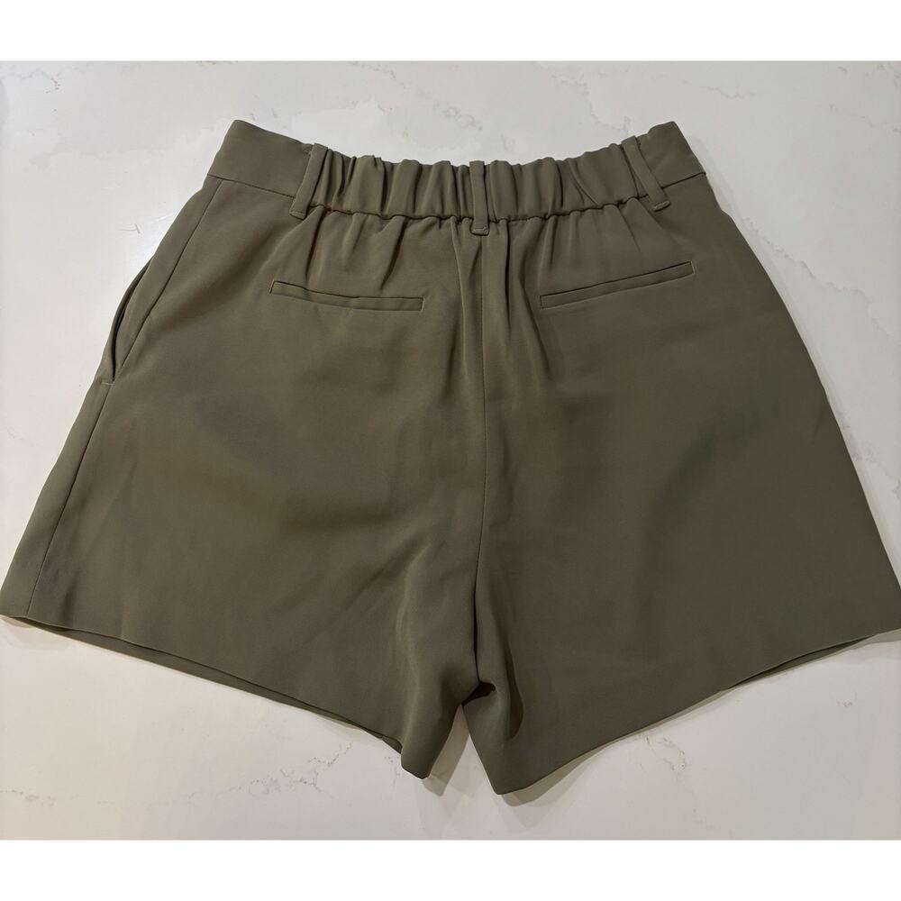Quince Stretch Crepe Pleated Olive Green Shorts Size 6 Classic Summer Beach - Picture 2 of 6